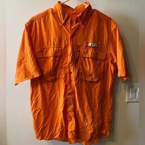 Outdoor vented buttondown with front pocket